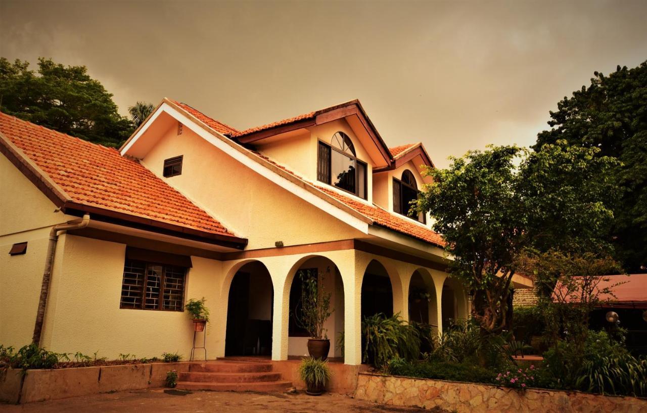 Elementis Entebbe Hotel Exterior photo